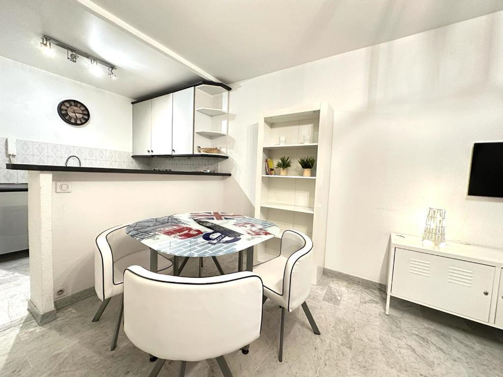 Beau Studio Centre Juan Les Pins A 300M Des Plages Antibes Exteriör bild